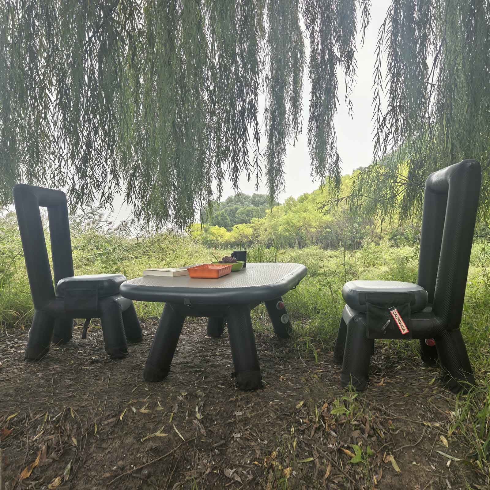 Mesa y silla hinchables para exteriores PlayDo | Camping familiar multiescena